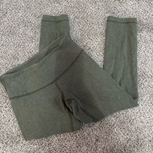 Lululemon green capri leggings size 4